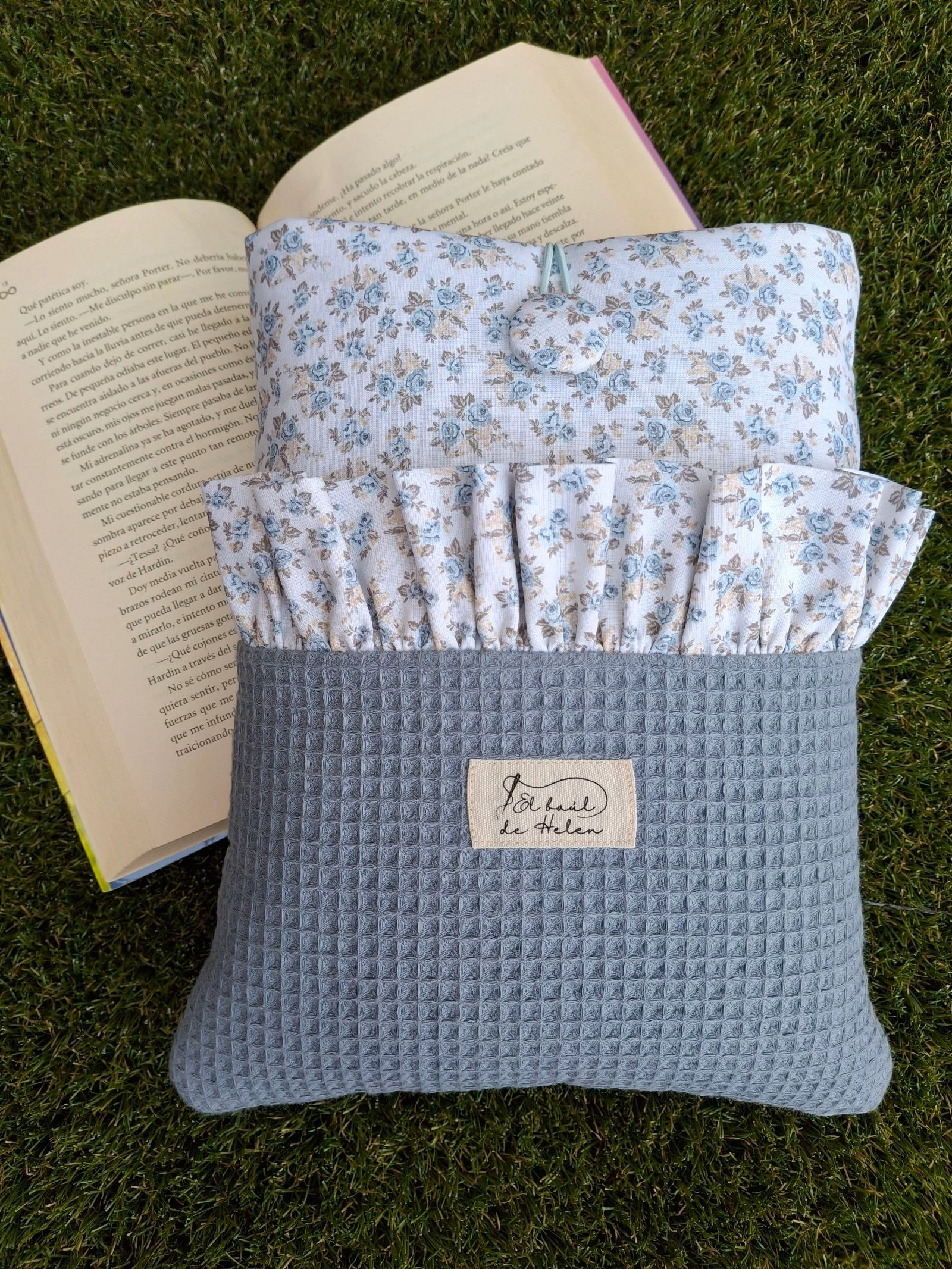 Funda para libro acolchada hecha a mano